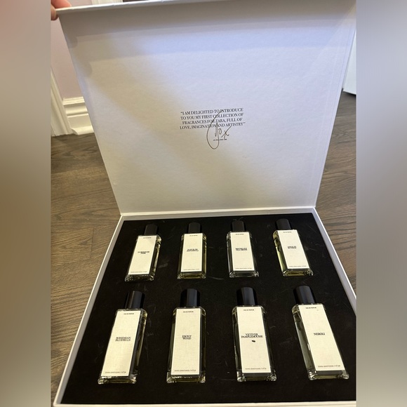 SOLD- Zara Collector Set - Picture 1 of 3